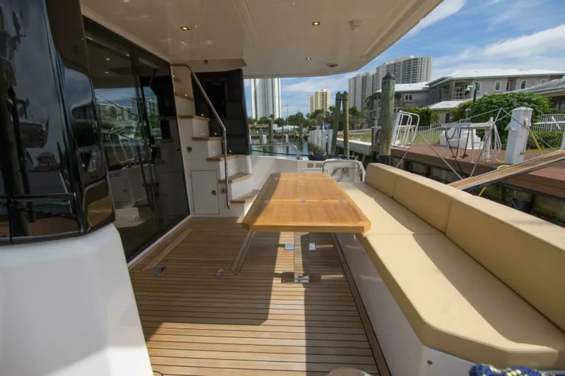 Slide: The Image of Sundeck 580 Sport 2019 - 7379476