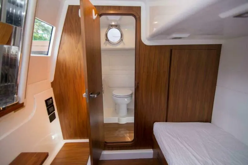 Slide: The Image of Sundeck 580 Sport 2019 - 7379471