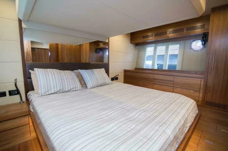 Slide: The Image of Sundeck 580 Sport 2019 - 7379455