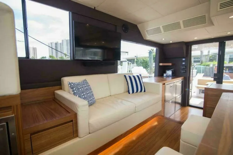 Slide: The Image of Sundeck 580 Sport 2019 - 7676602