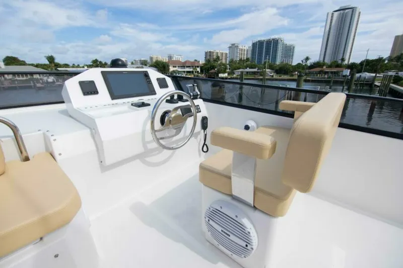 Slide: The Image of Sundeck 580 Sport 2019 - 7379494