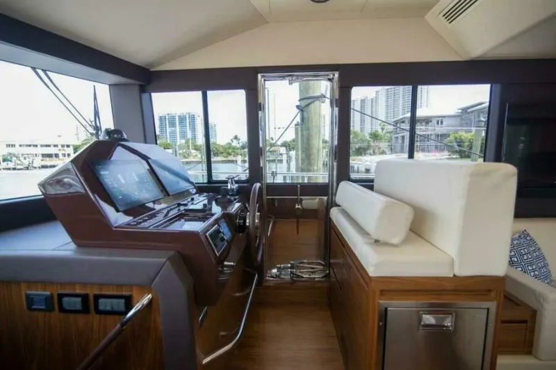 Slide: The Image of Sundeck 580 Sport 2019 - 7379450