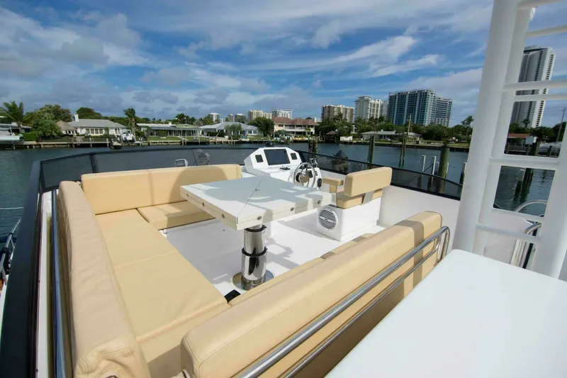 Slide: The Image of Sundeck 580 Sport 2019 - 7676704