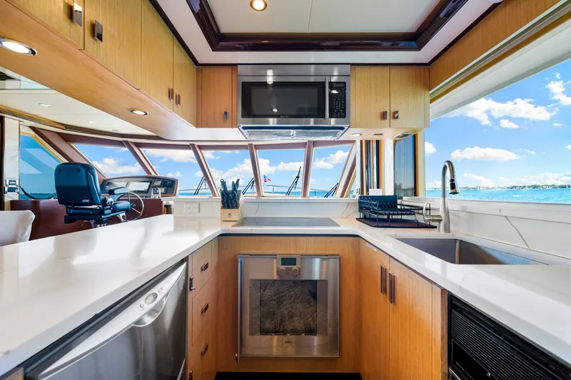 Slide: The Image of 2010 83 Ocean Alexander Motor Yacht 'Relentless' - 5930993