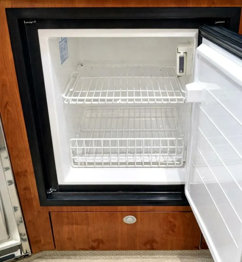 Slide: The Image of Sea Ray 390 Sundancer 2004 - 5930940