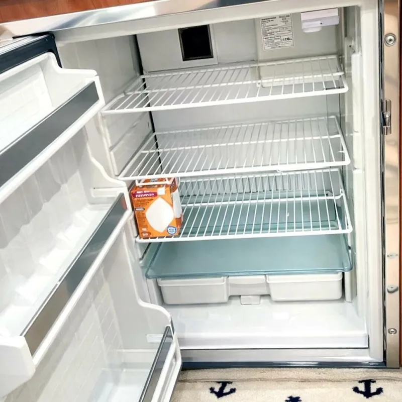 Slide: The Image of Sea Ray 390 Sundancer 2004 - 5930941