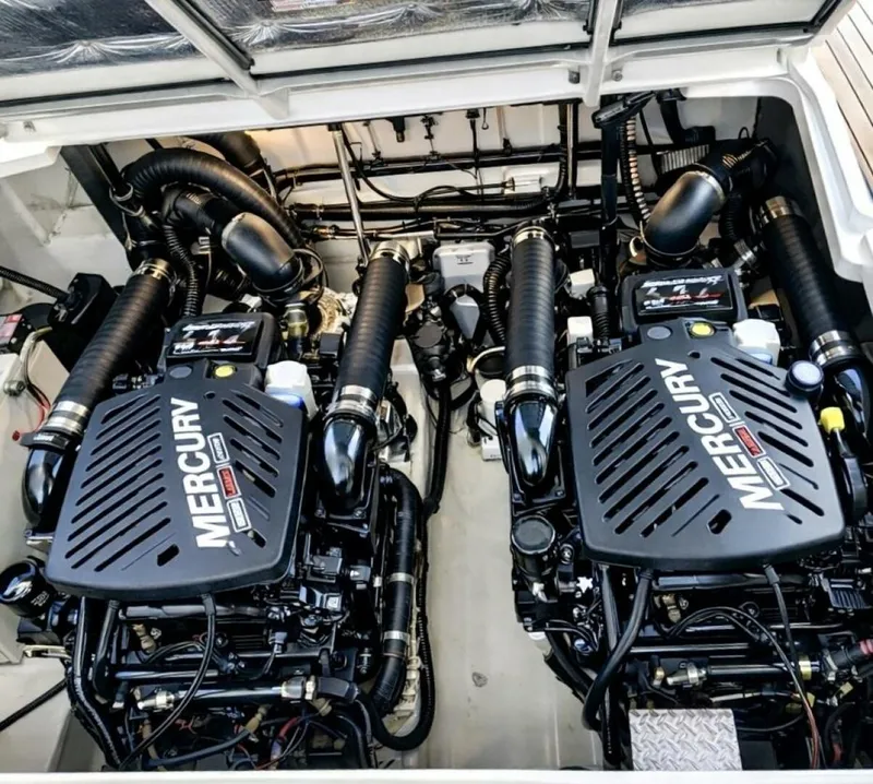 Slide: The Image of Sea Ray 390 Sundancer 2004 - 5930944