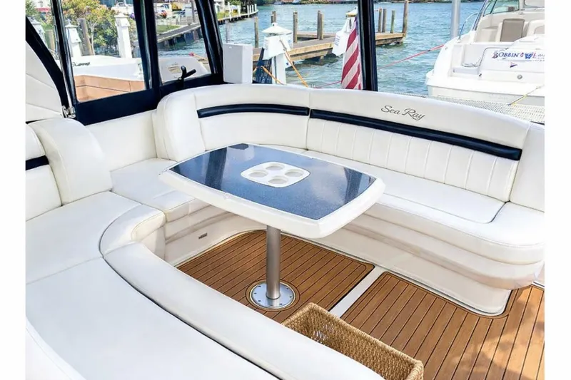 Slide: The Image of Sea Ray 390 Sundancer 2004 - 5930947