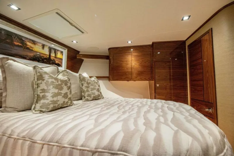 Slide: The Image of 2023 Viking 64 Convertible - 5930804