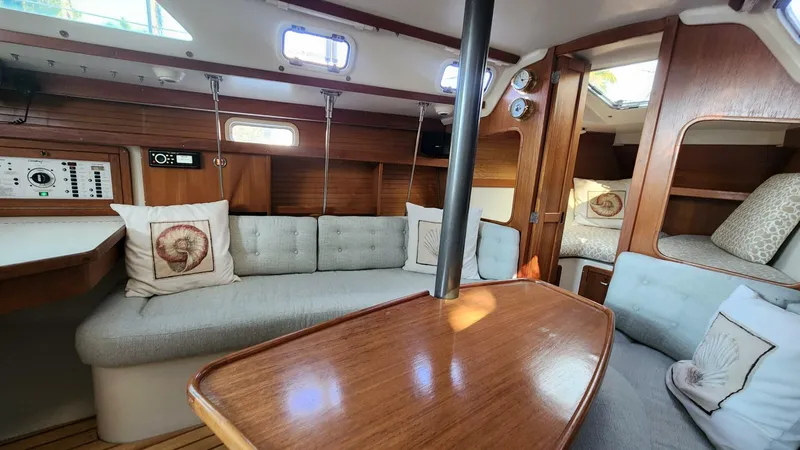 Slide: The Image of Catalina 320 1995 - 5931412