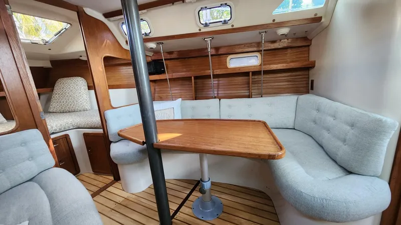 Slide: The Image of Catalina 320 1995 - 5931414