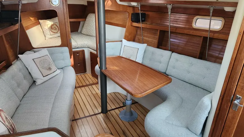 Slide: The Image of Catalina 320 1995 - 5931420