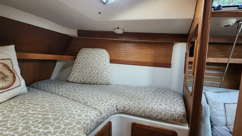 Slide: The Image of Catalina 320 1995 - 5931424