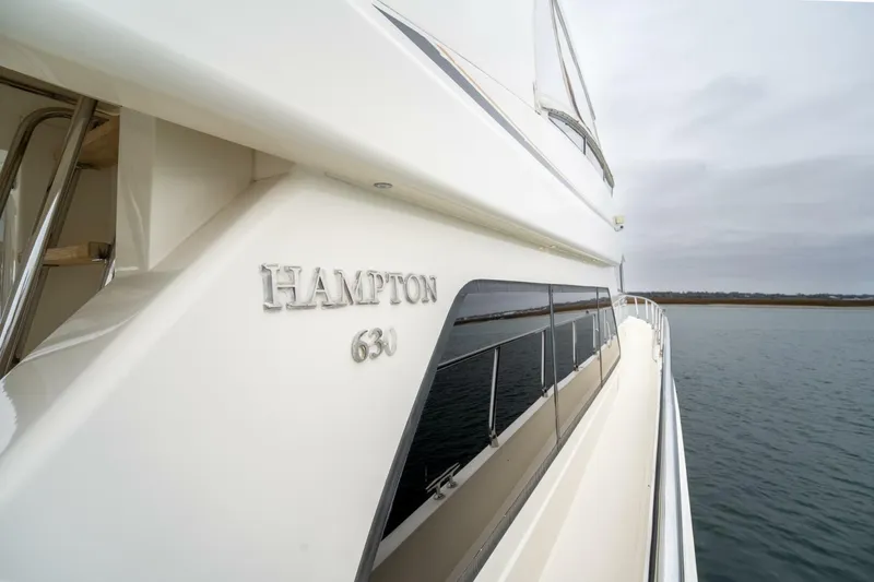 Slide: The Image of Hampton 630 Pilothouse 2008 - 5968616