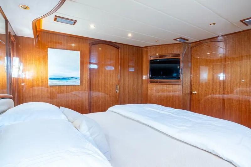 Slide: The Image of Hampton 630 Pilothouse 2008 - 5968650