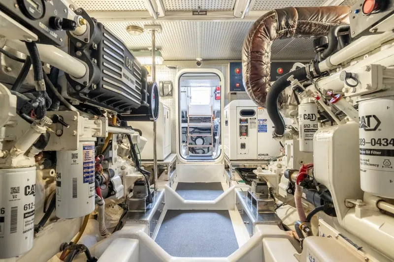 Slide: The Image of Hampton 630 Pilothouse 2008 - 5968662