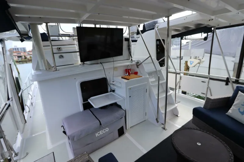 Slide: The Image of DeFever Cockpit Motor Yacht 2005 - 5932647