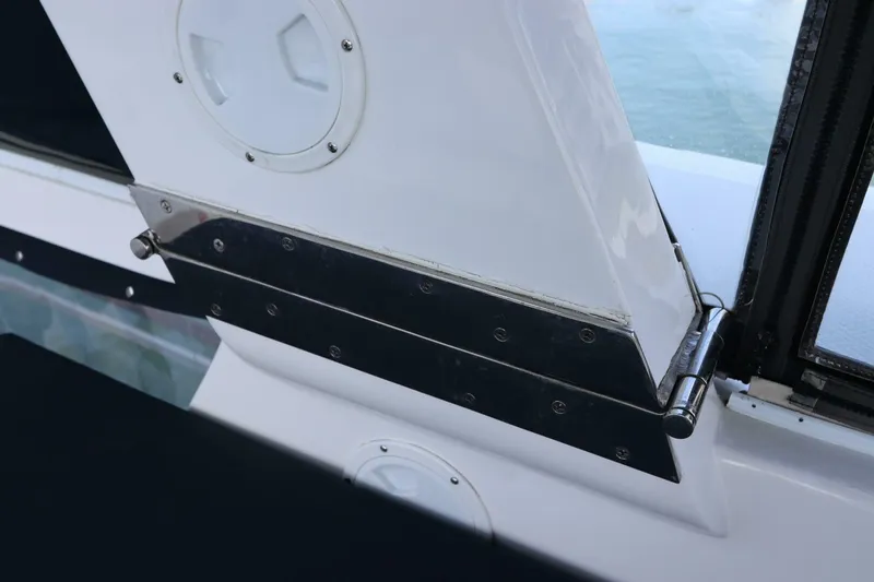 Slide: The Image of DeFever Cockpit Motor Yacht 2005 - 5932652
