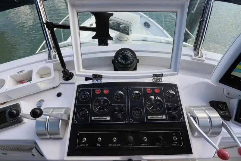 Slide: The Image of DeFever Cockpit Motor Yacht 2005 - 5932661