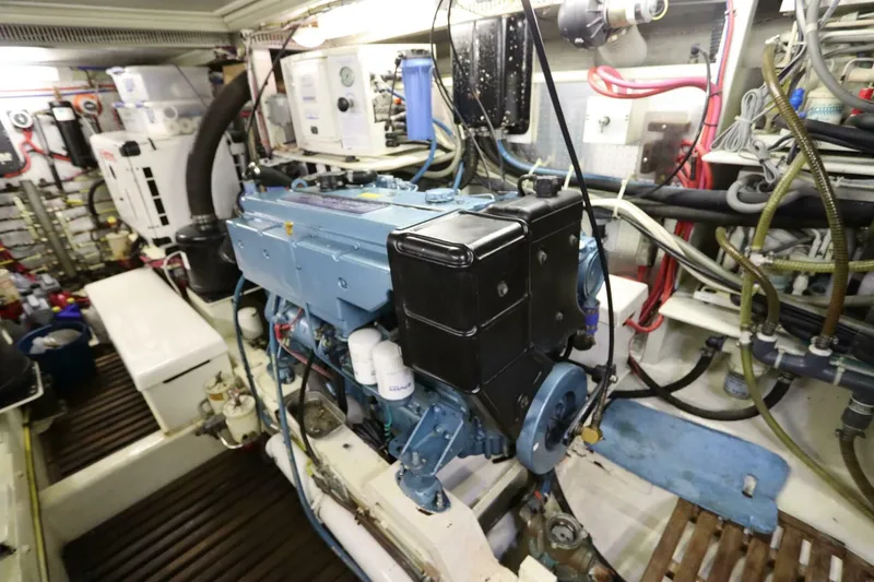 Slide: The Image of DeFever Cockpit Motor Yacht 2005 - 5932708