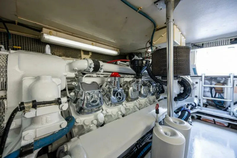 Slide: The Image of Ocean 60 Convertible 1999 - 5932044