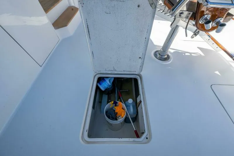 Slide: The Image of Ocean Yachts Convertible 1999 - 5931987