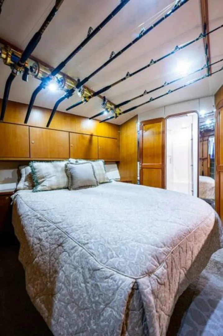 Slide: The Image of Ocean Yachts Convertible 1999 - 5932019