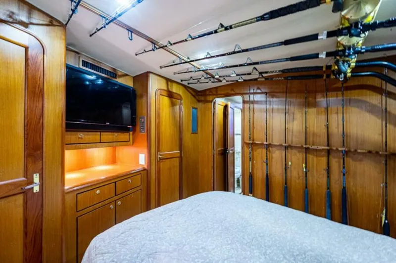 Slide: The Image of Ocean Yachts Convertible 1999 - 5932020