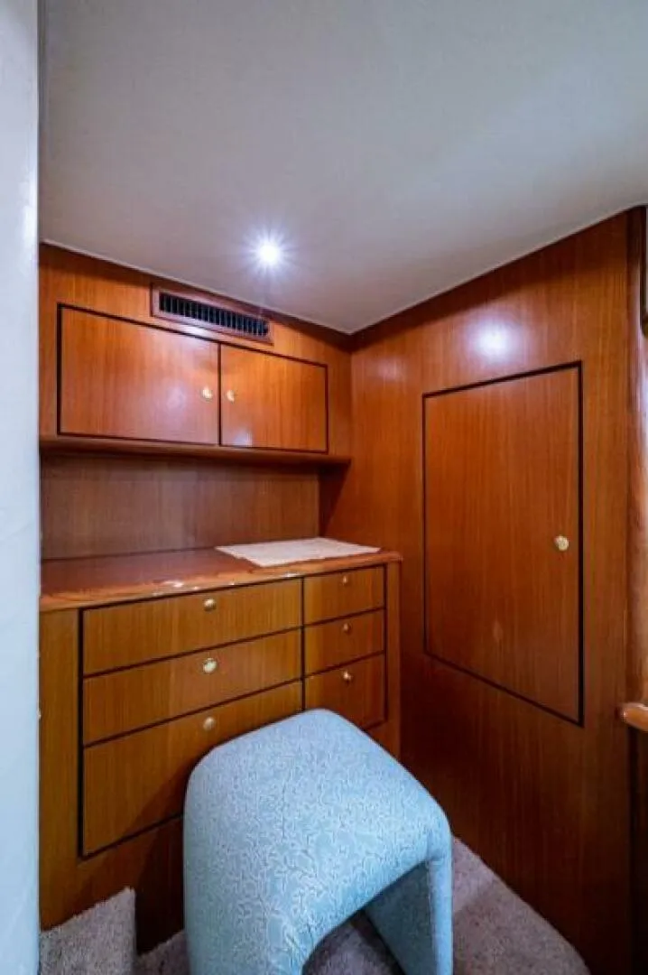 Slide: The Image of Ocean Yachts Convertible 1999 - 5932029