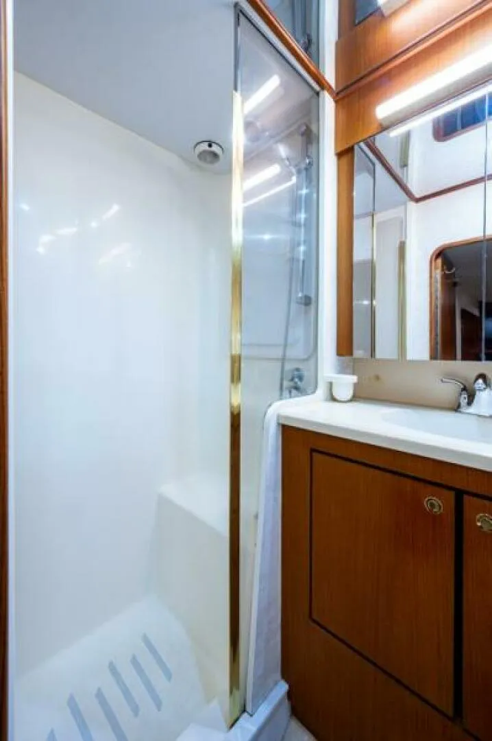 Slide: The Image of Ocean Yachts Convertible 1999 - 5932030