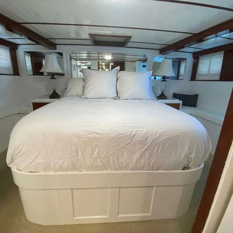 Slide: The Image of Trumpy 68 Motor Yacht 1954 - 5938446