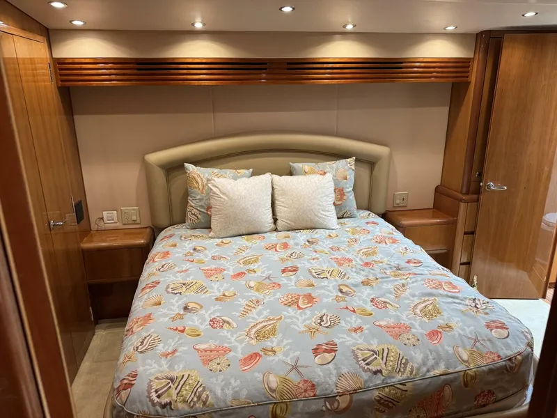 Slide: The Image of Hatteras 60 Convertible 2004 - 5933845