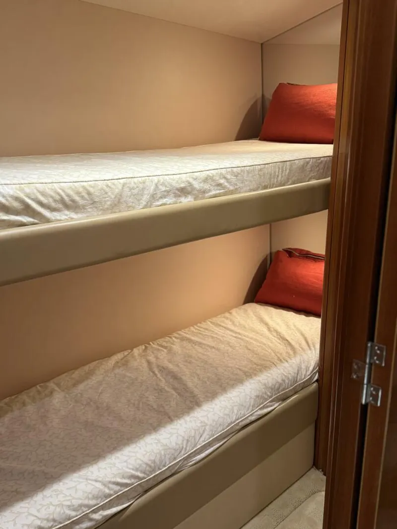 Slide: The Image of Hatteras 60 Convertible 2004 - 5933846