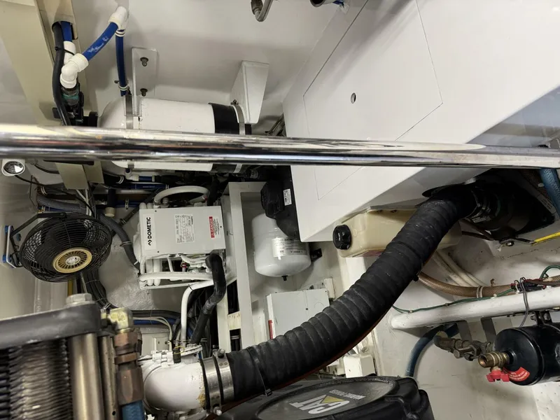 Slide: The Image of Hatteras 60 Convertible 2004 - 5933854