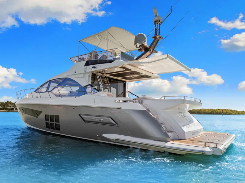 Slide: The Image of Azimut S6 2022 - 5932870