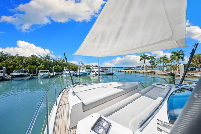 Slide: The Image of Azimut S6 2022 - 5932882