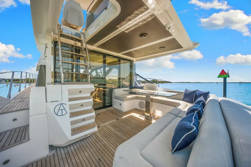 Slide: The Image of Azimut S6 2022 - 5932892