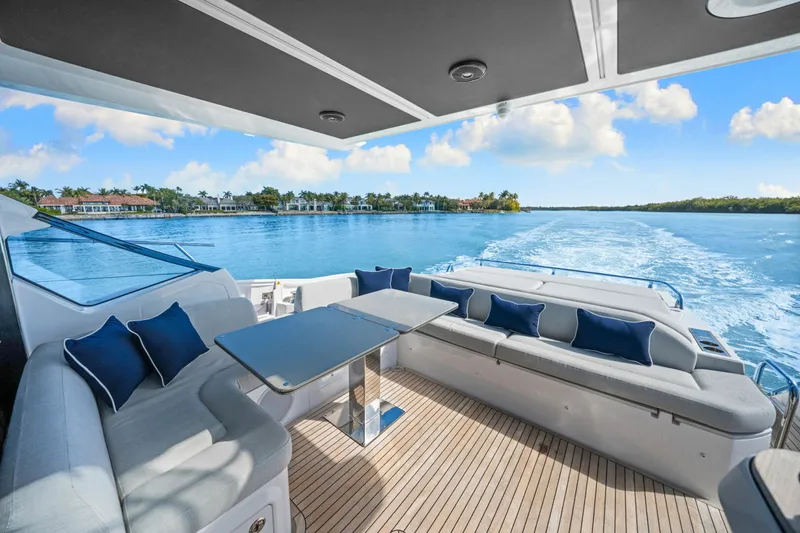 Slide: The Image of Azimut S6 2022 - 5932894