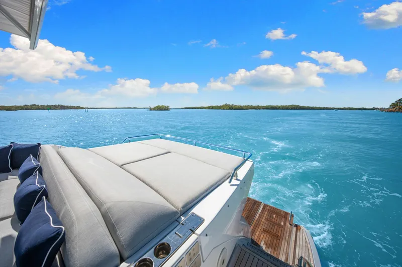 Slide: The Image of Azimut S6 2022 - 5932898