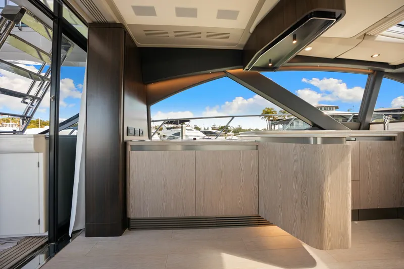 Slide: The Image of Azimut S6 2022 - 5932909