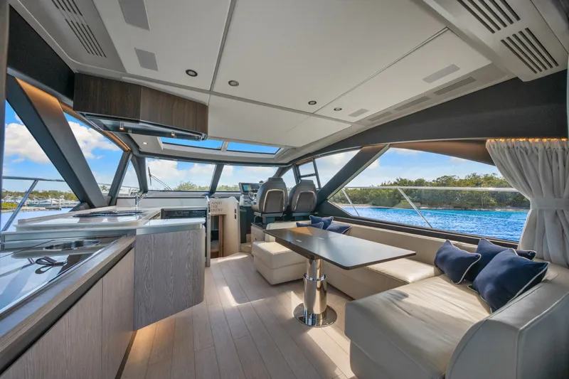 Slide: The Image of Azimut S6 2022 - 5932913