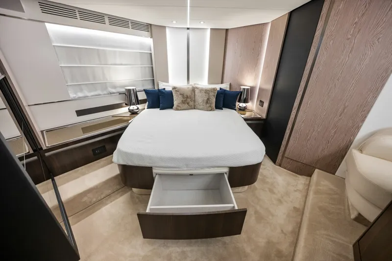 Slide: The Image of Azimut S6 2022 - 5932919