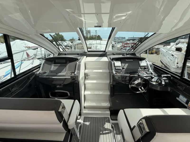 Slide: The Image of Monterey 36 Sport Coupe 2018 - 7591913