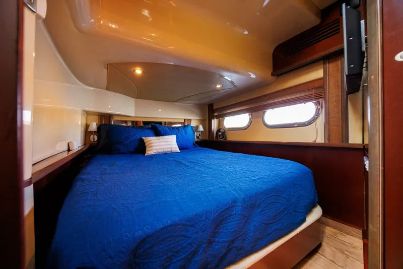 Slide: The Image of 2006 52 Sea Ray Sedan Bridge Zoe Grace VIP Stateroom - 5934365