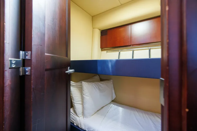 Slide: The Image of 2006 52 Sea Ray Sedan Bridge Zoe Grace Guest Stateroom (2) - 5934368