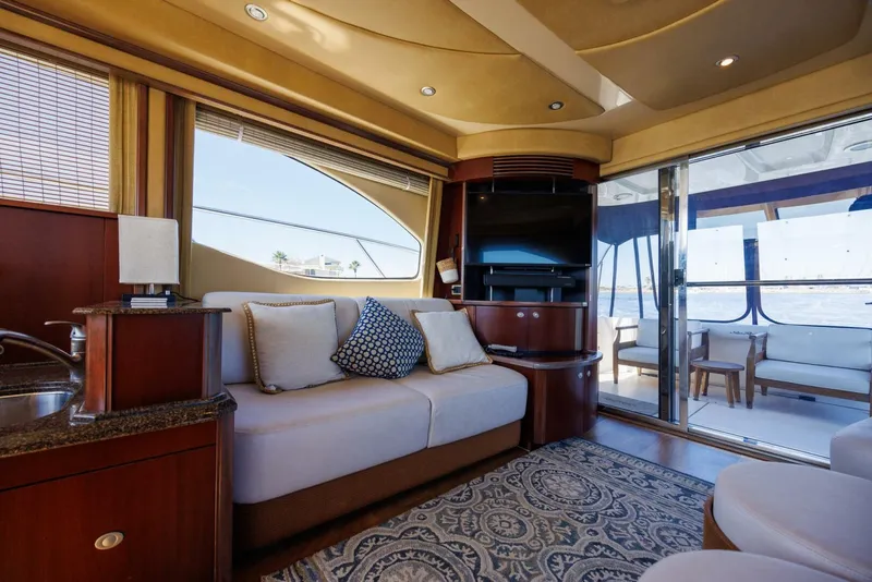 Slide: The Image of 2006 52 Sea Ray Sedan Bridge Zoe Grace Salon (4) - 5934355