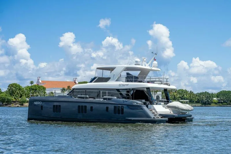 Slide: The Image of Sunreef 60 NERO- Profile 2022 Sunreef 60 NERO 60P - 5933474