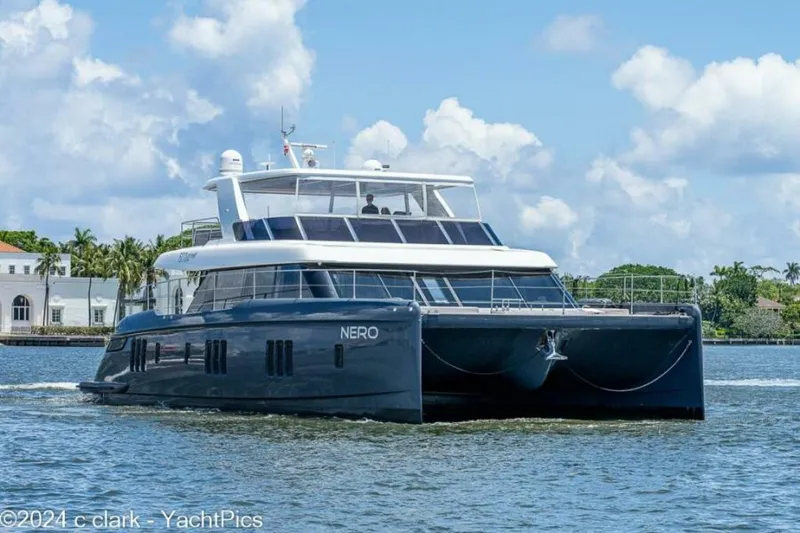 Slide: The Image of Sunreef 60 NERO- Profile 2022 Sunreef 60 NERO 60P - 5933478