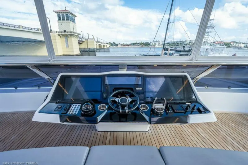 Slide: The Image of Sunreef 60 NERO- Helm 2022 Sunreef 60 NERO 60P - 5933507