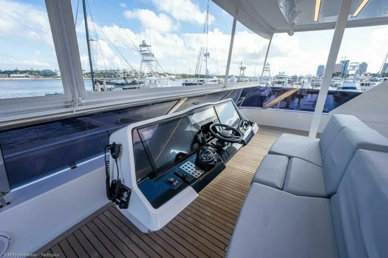 Slide: The Image of Sunreef 60 NERO- Helm 2022 Sunreef 60 NERO 60P - 5933508